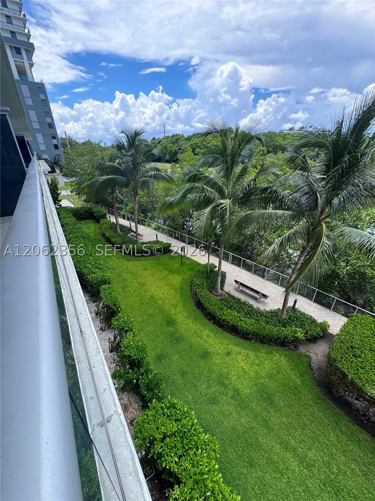 16385 Biscayne Blvd #305