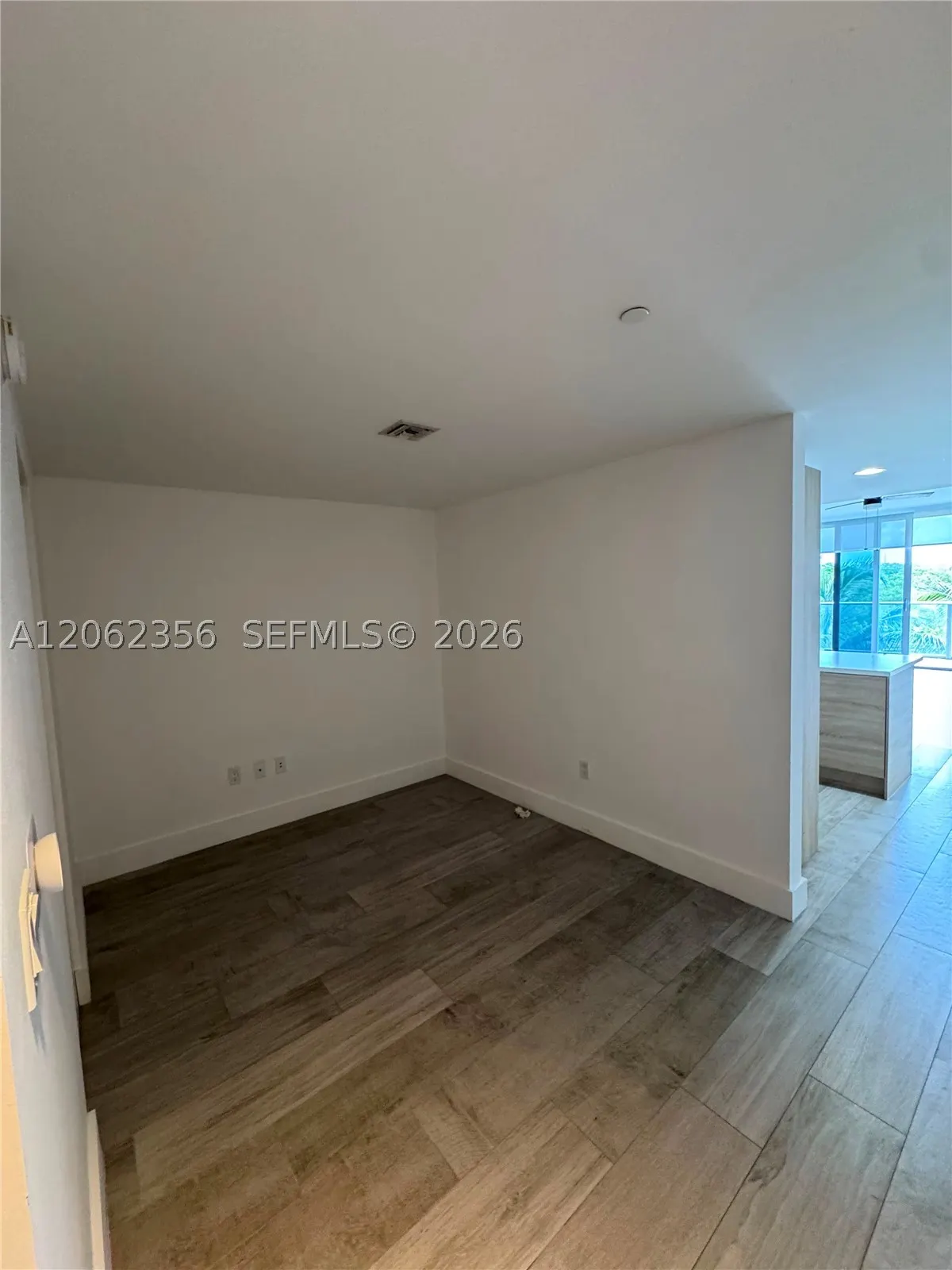 16385 Biscayne Blvd #305