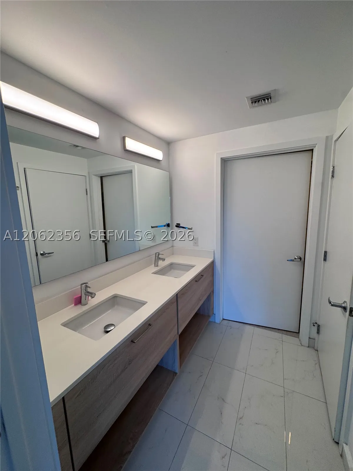 16385 Biscayne Blvd #305