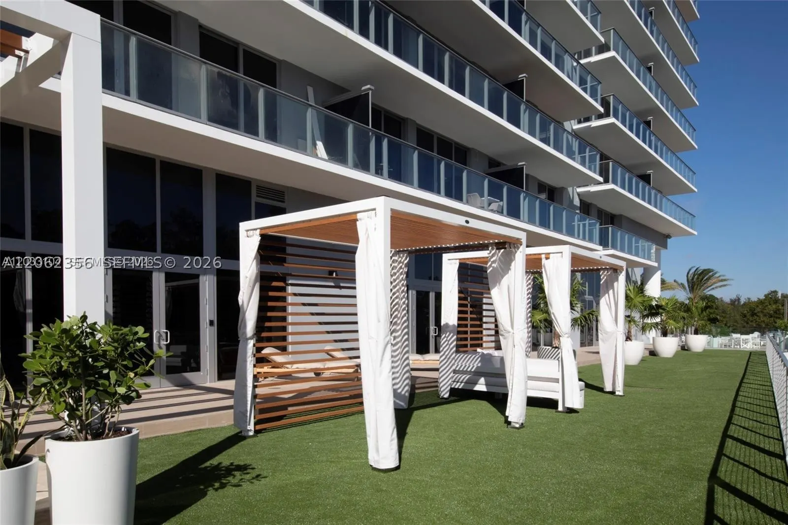 16385 Biscayne Blvd #305