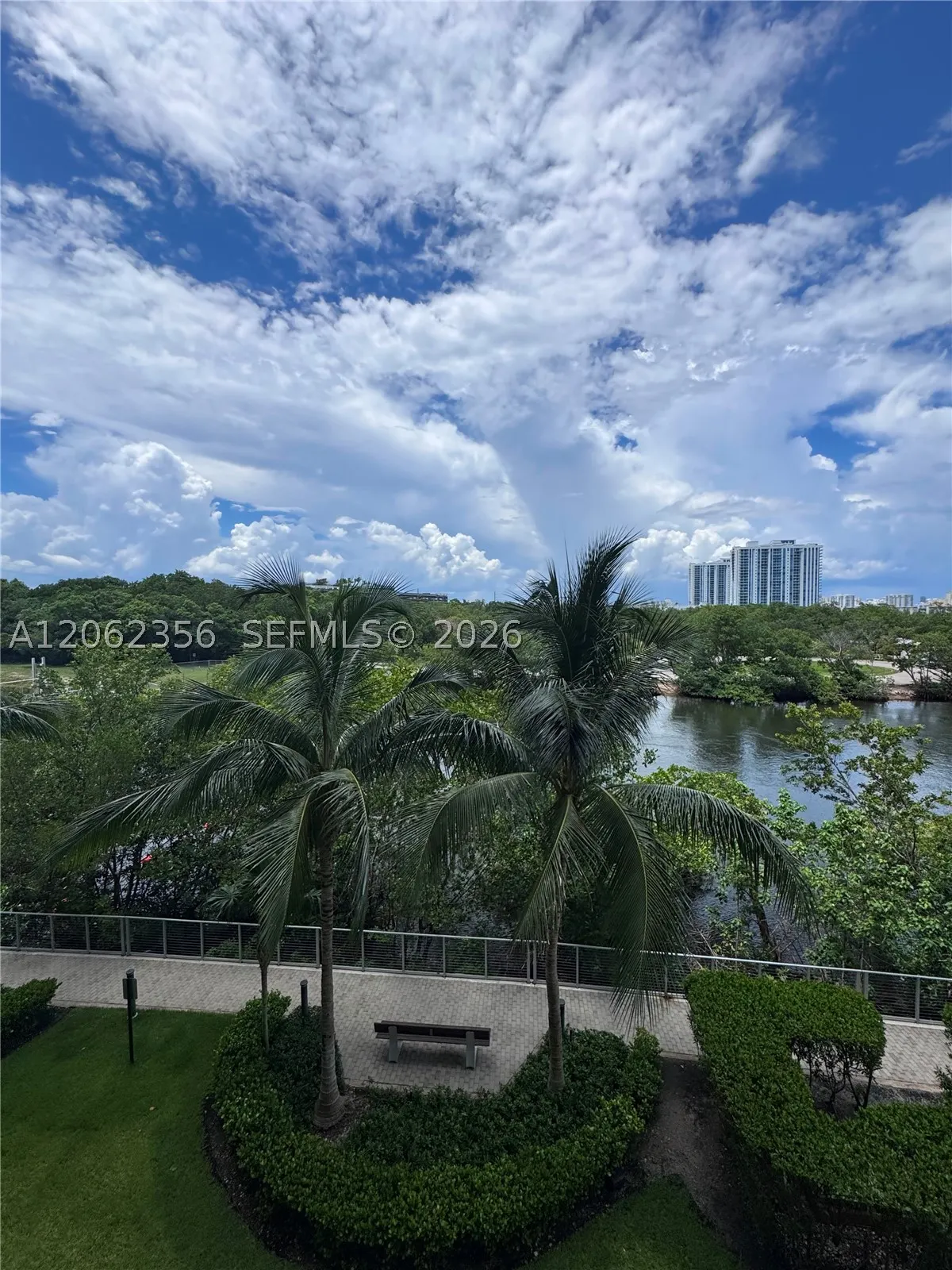 16385 Biscayne Blvd #305