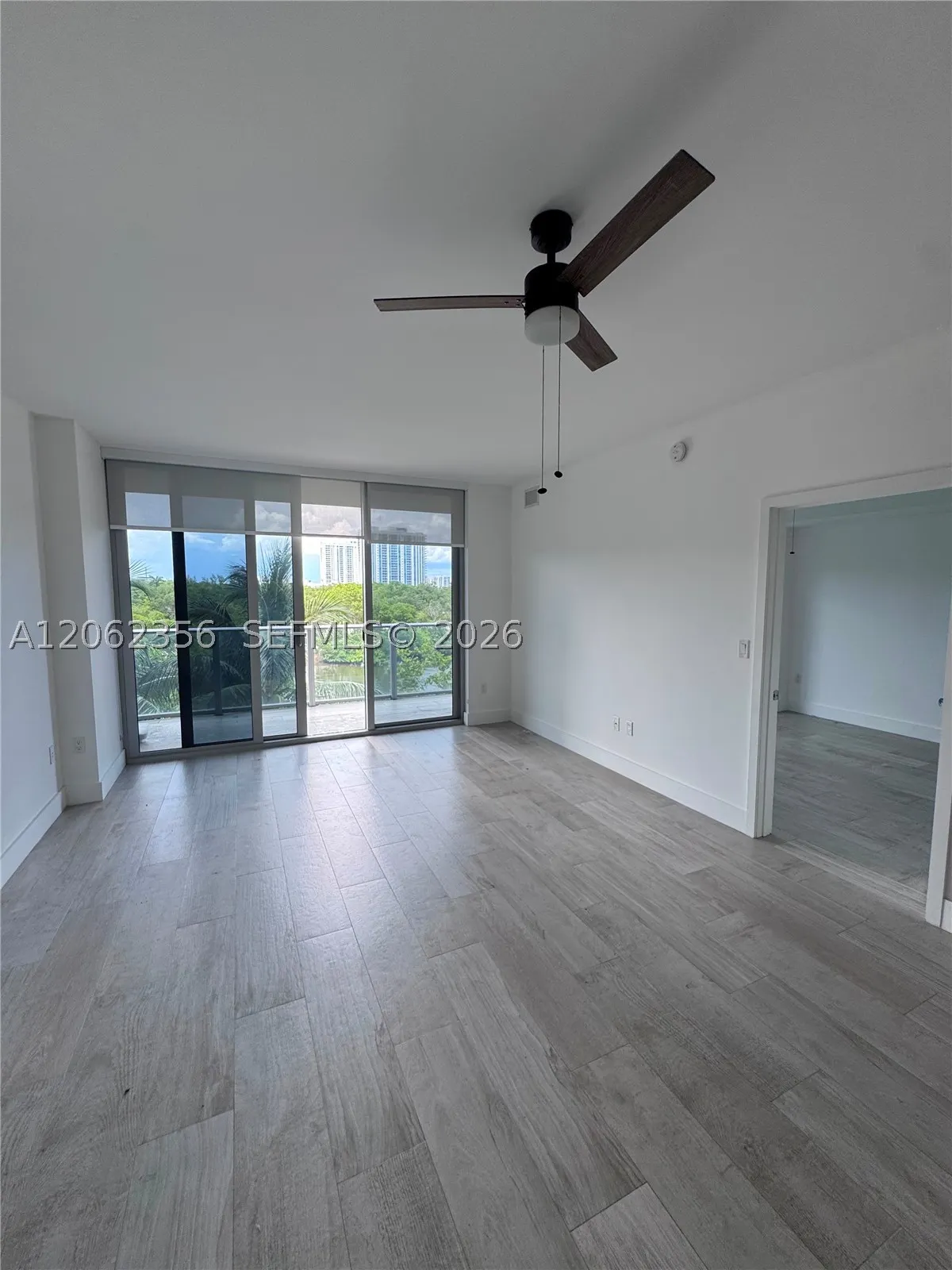 16385 Biscayne Blvd #305