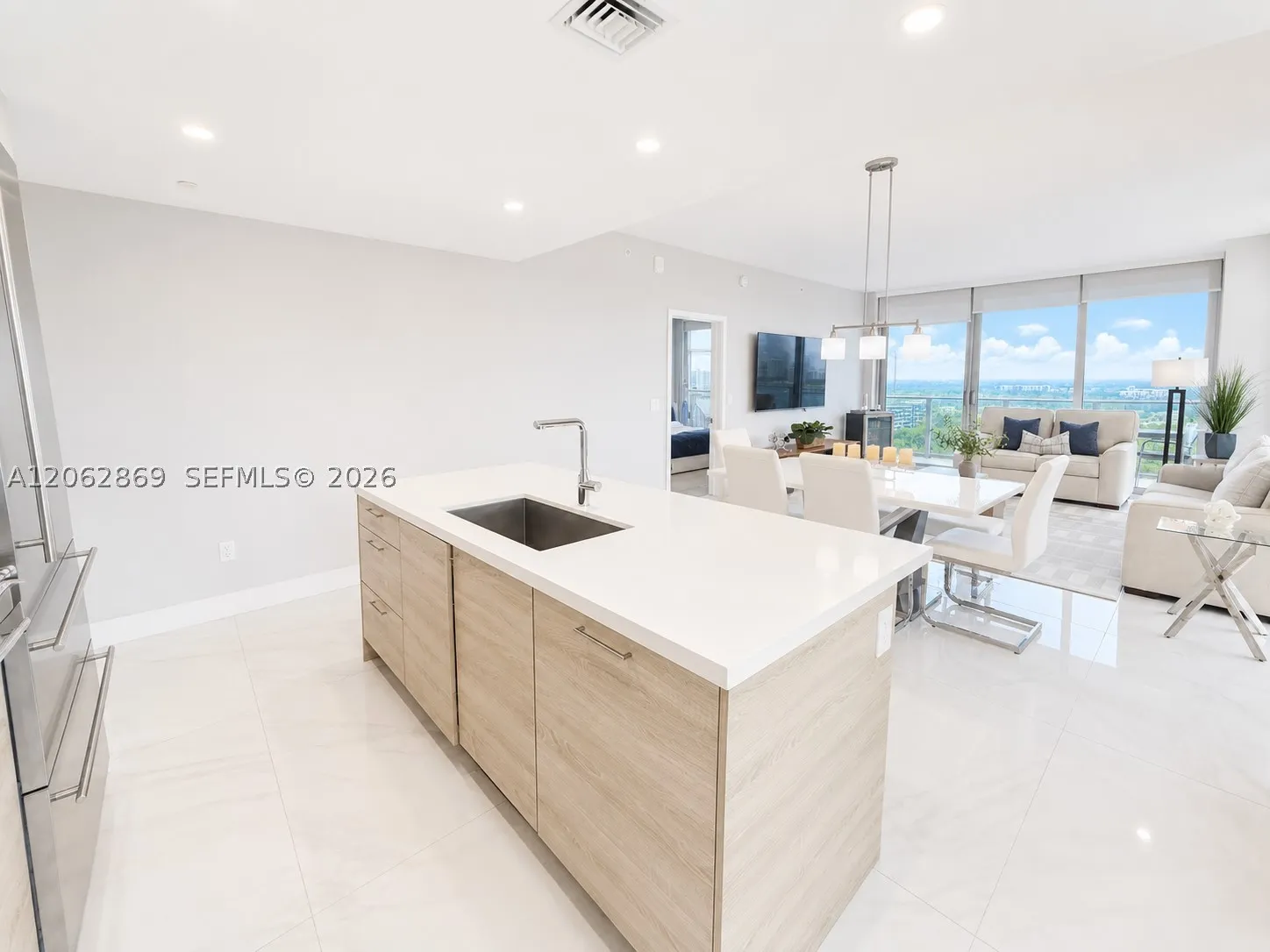 16385 Biscayne Blvd #2007