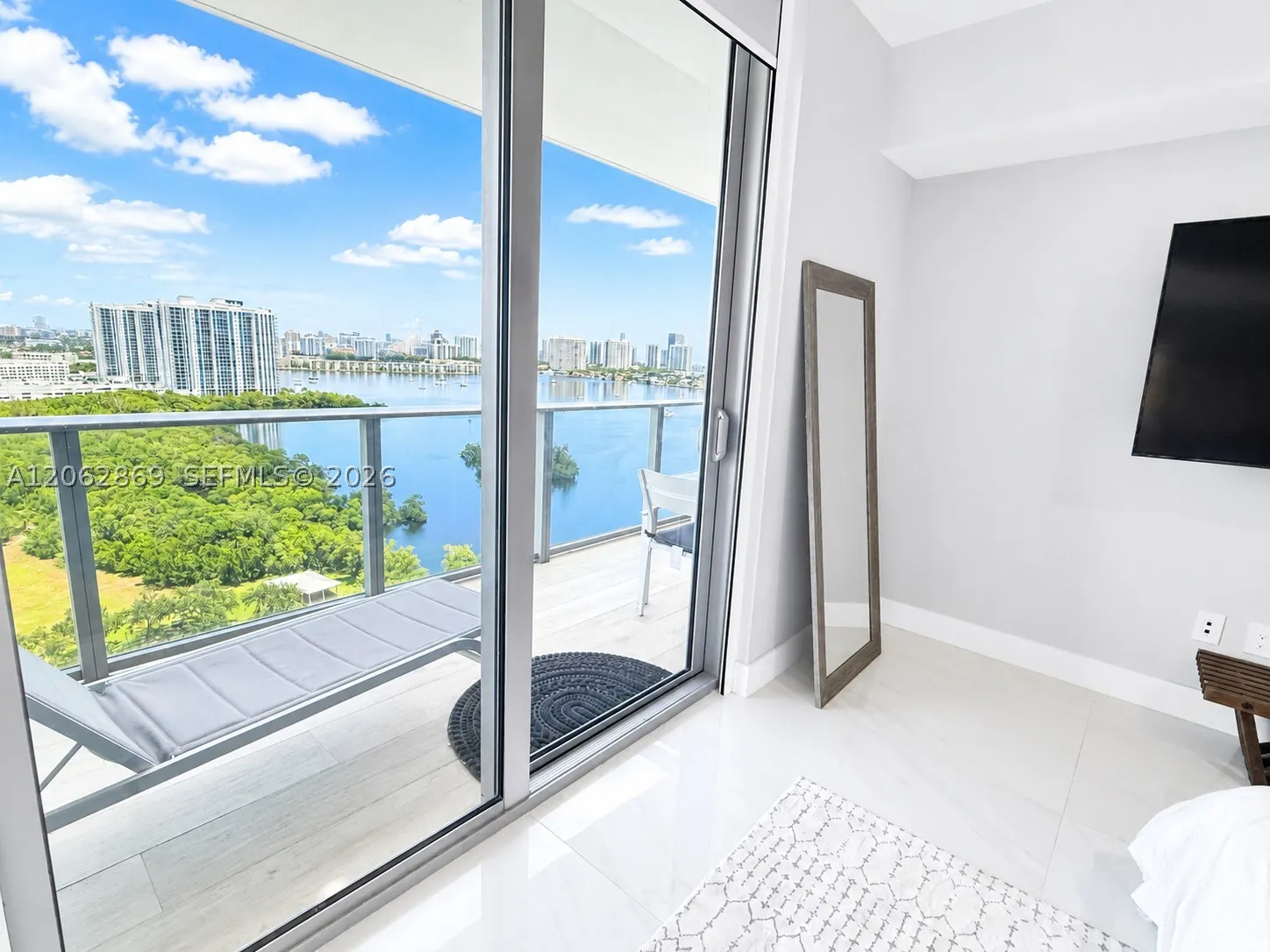 16385 Biscayne Blvd #2007