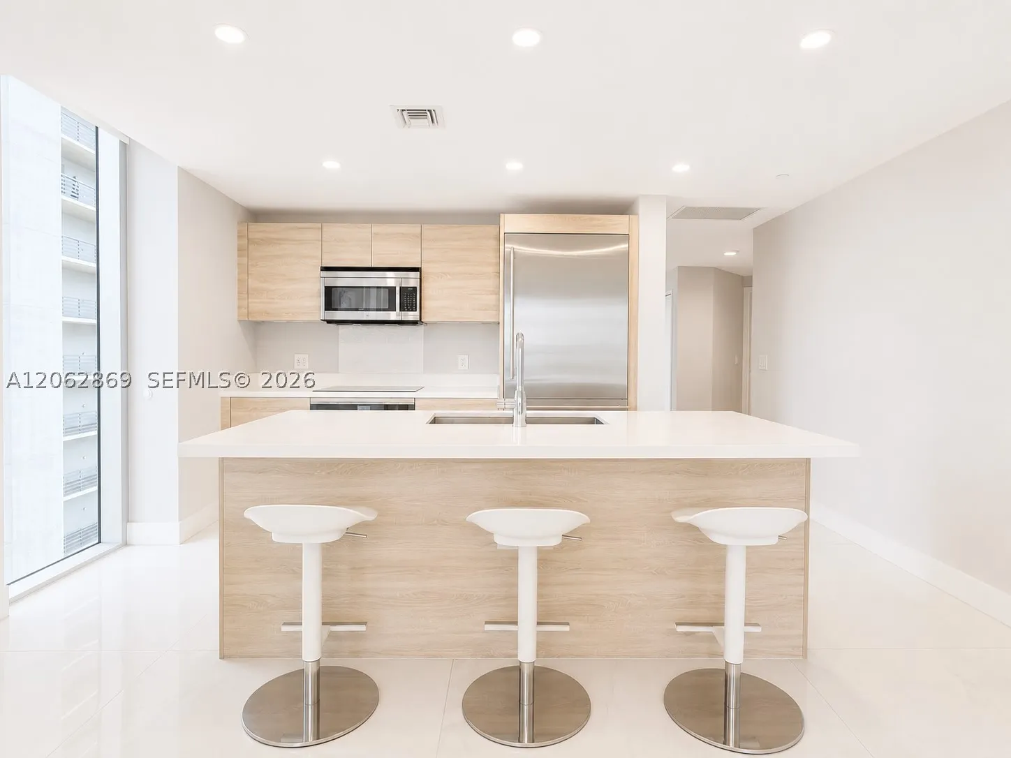 16385 Biscayne Blvd #2007