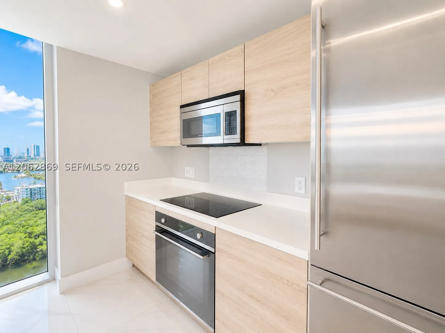 16385 Biscayne Blvd #2007