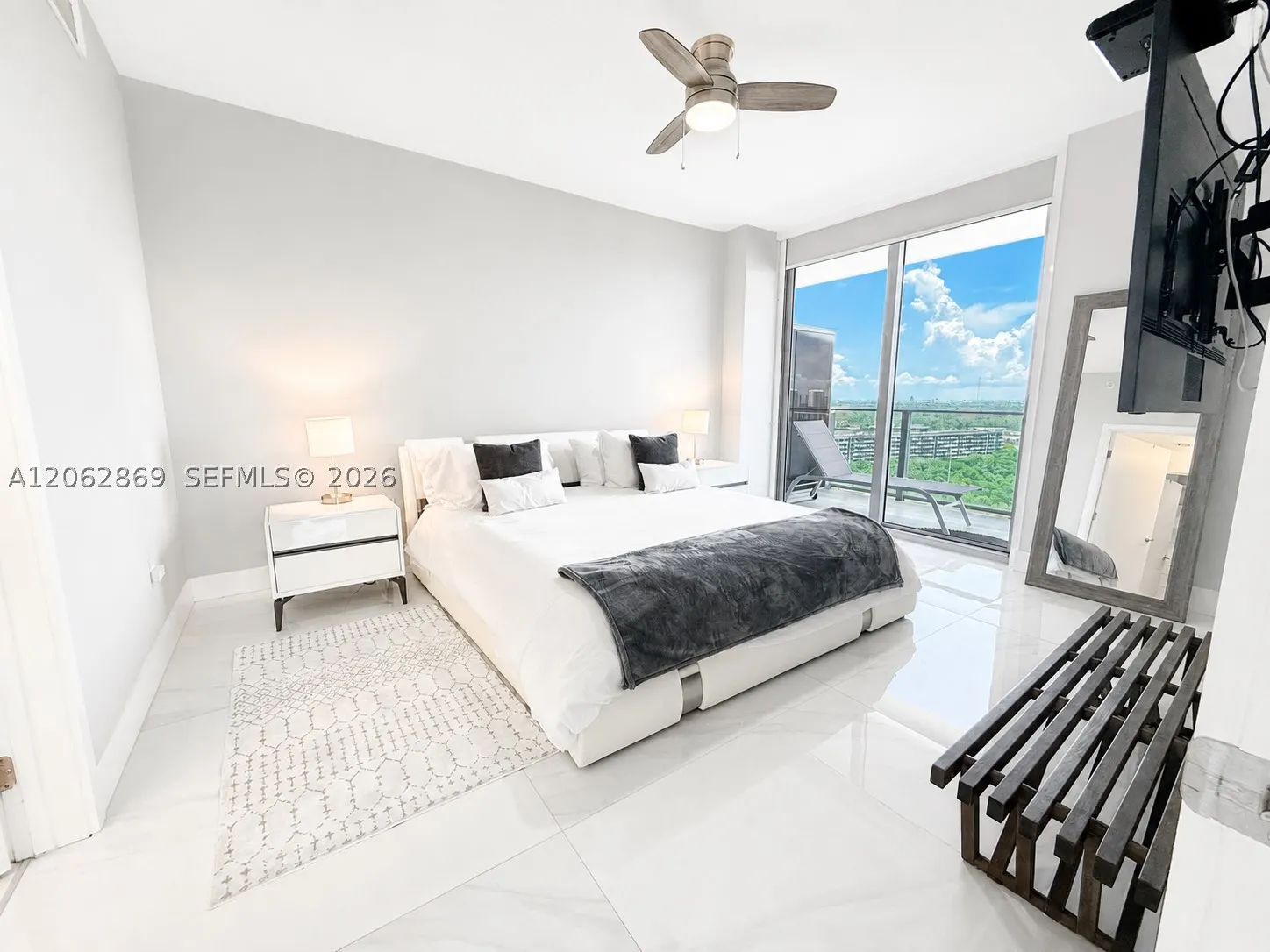 16385 Biscayne Blvd #2007