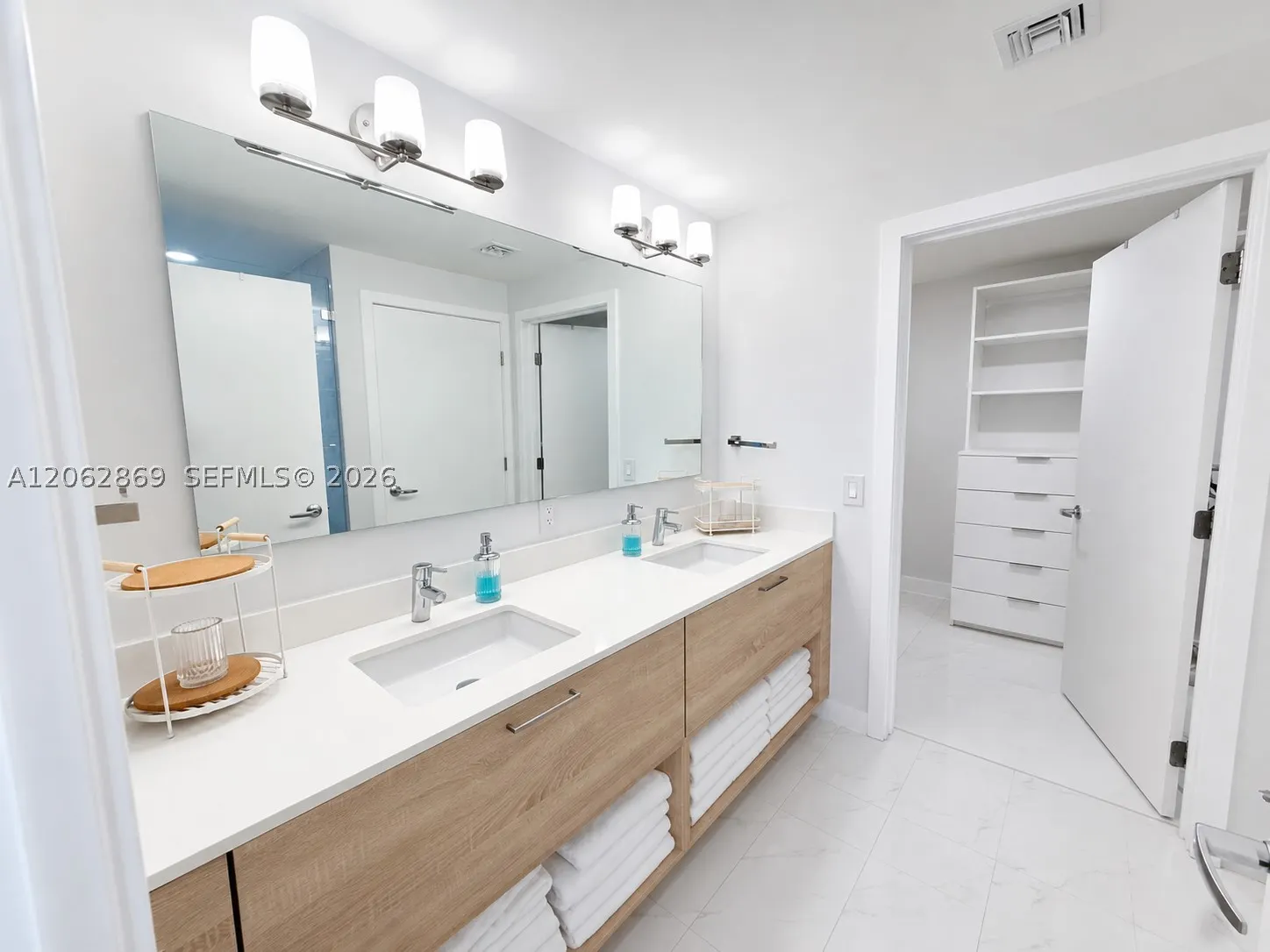 16385 Biscayne Blvd #2007