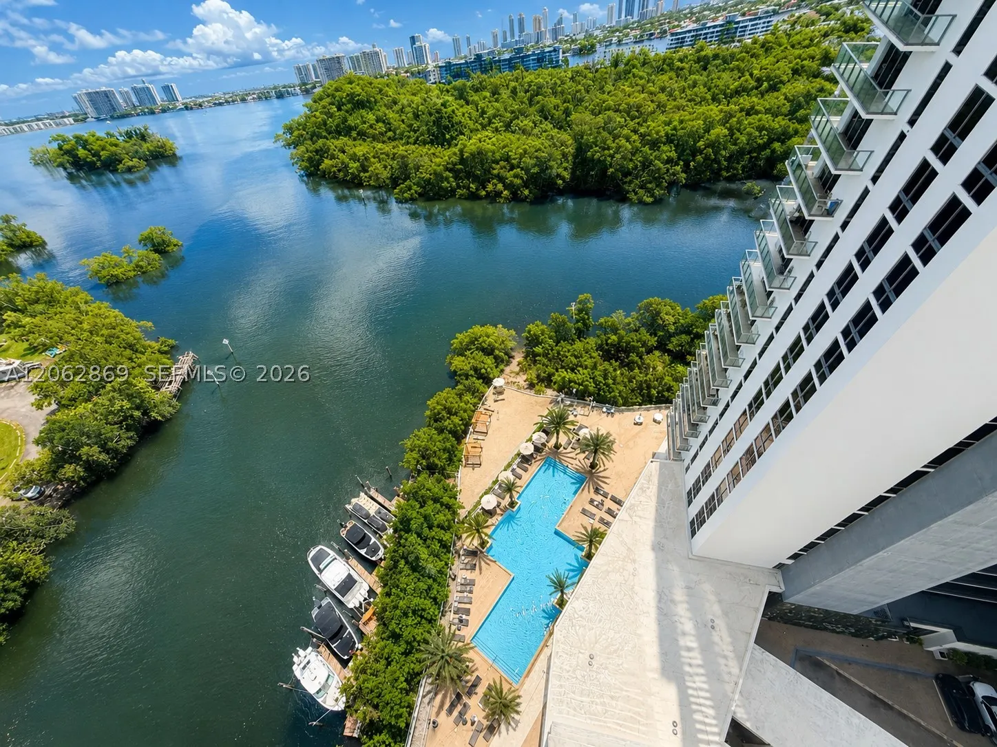 16385 Biscayne Blvd #2007