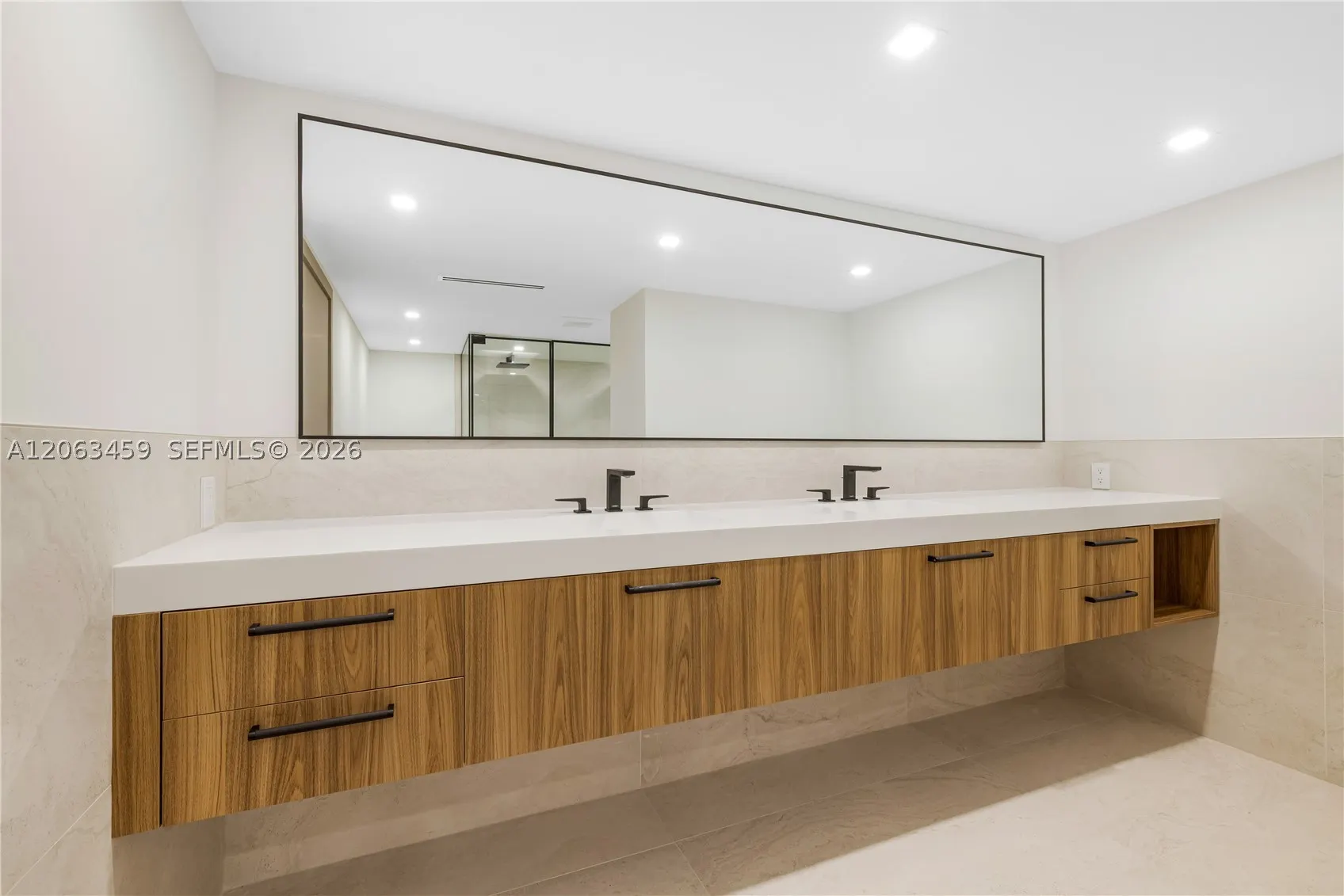 10155 Collins Ave #202