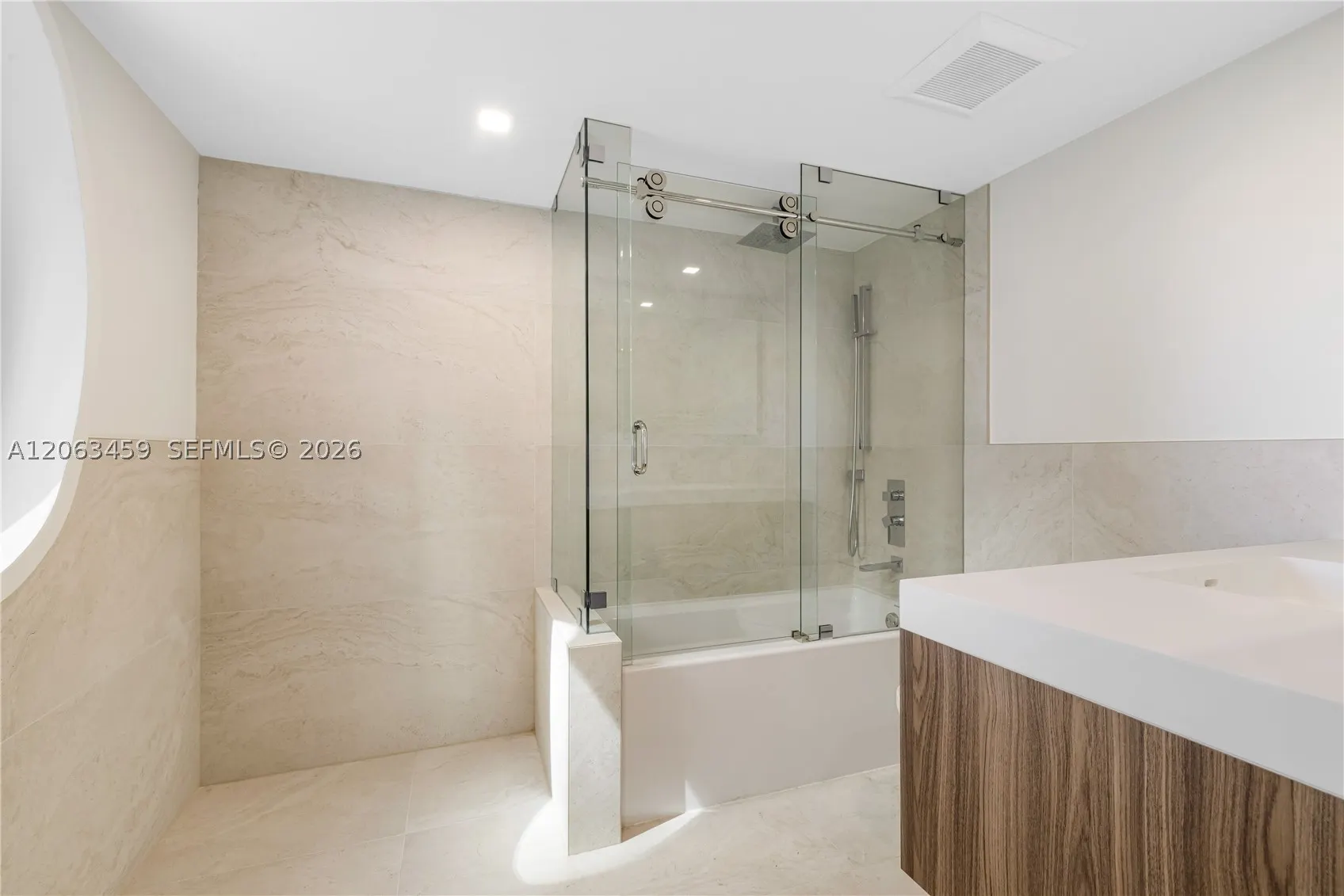 10155 Collins Ave #202
