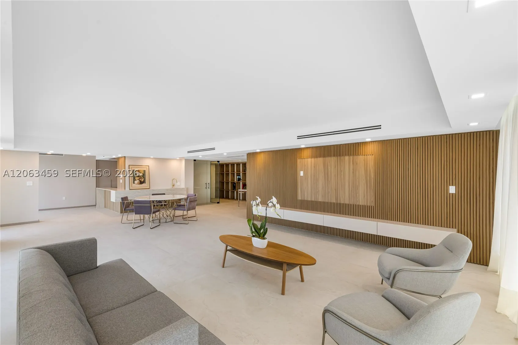 10155 Collins Ave #202