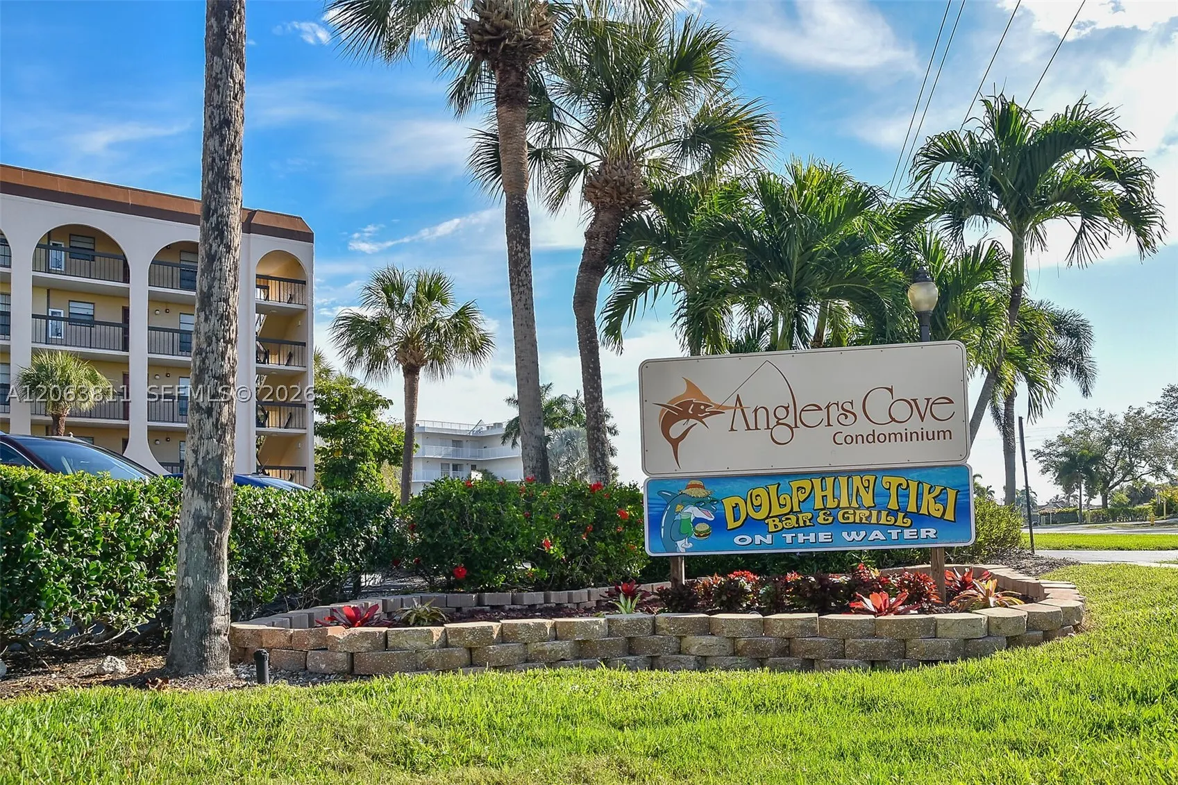 1011 Anglers Cove #H403