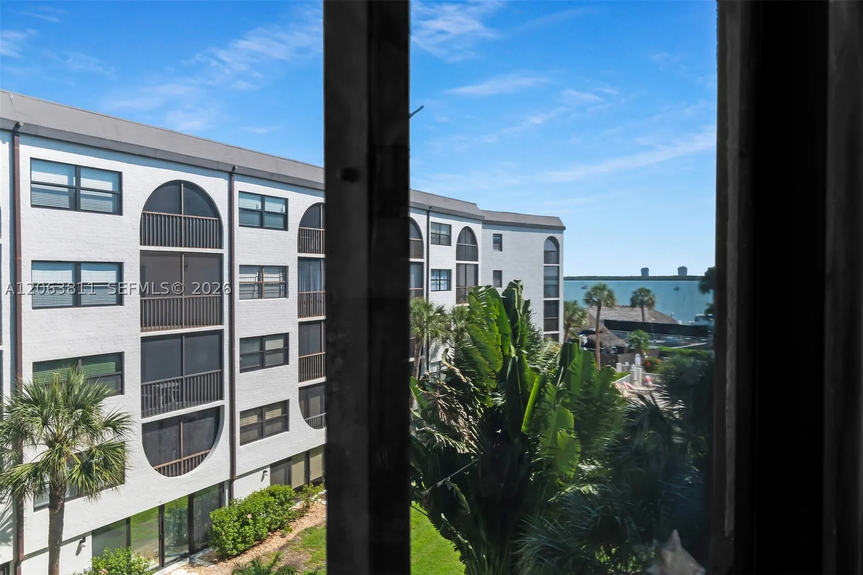 1011 Anglers Cove #H403