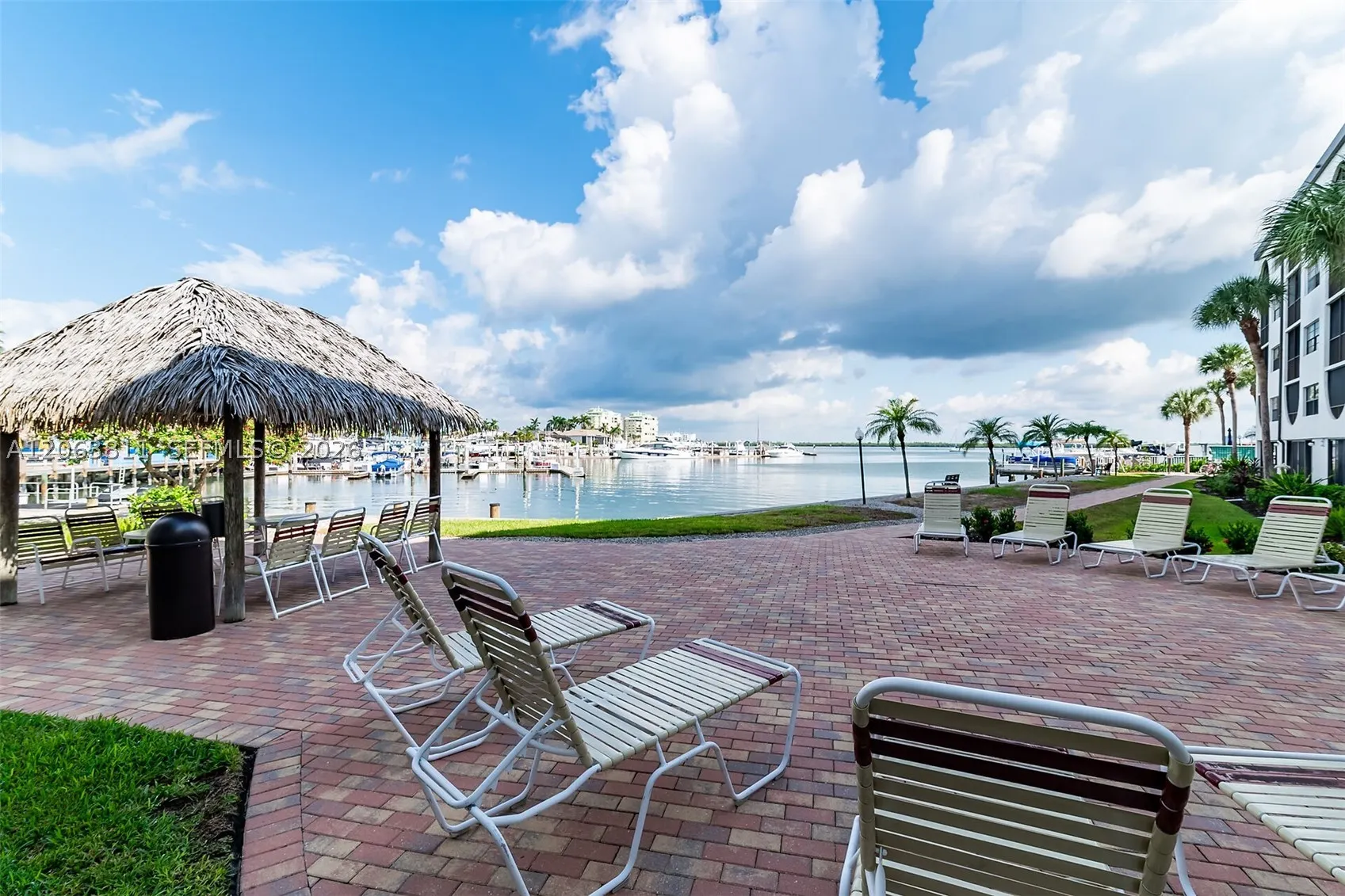 1011 Anglers Cove #H403