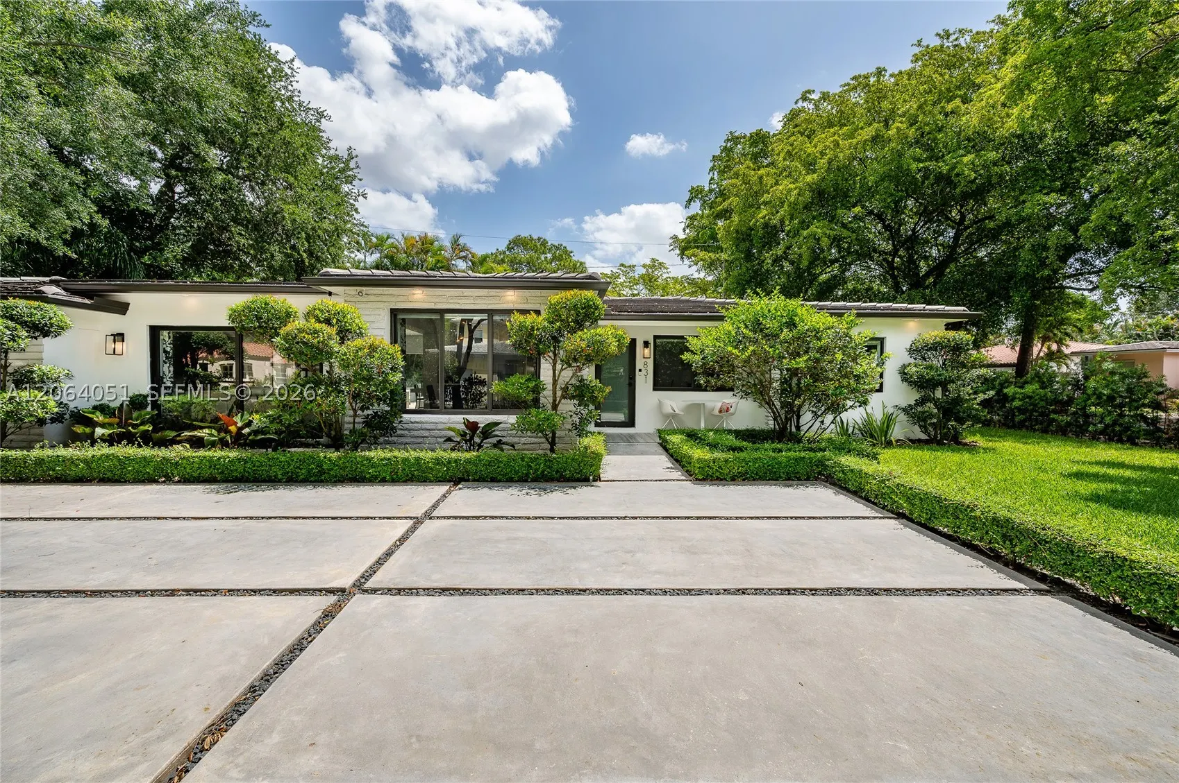 831 Cortez St