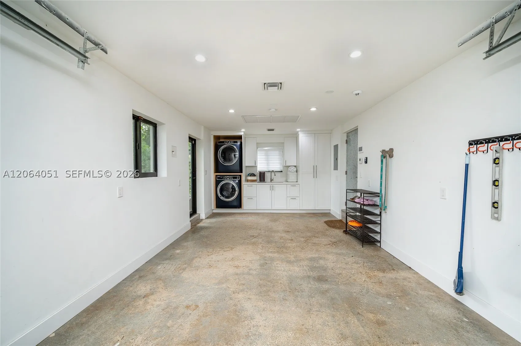 831 Cortez St