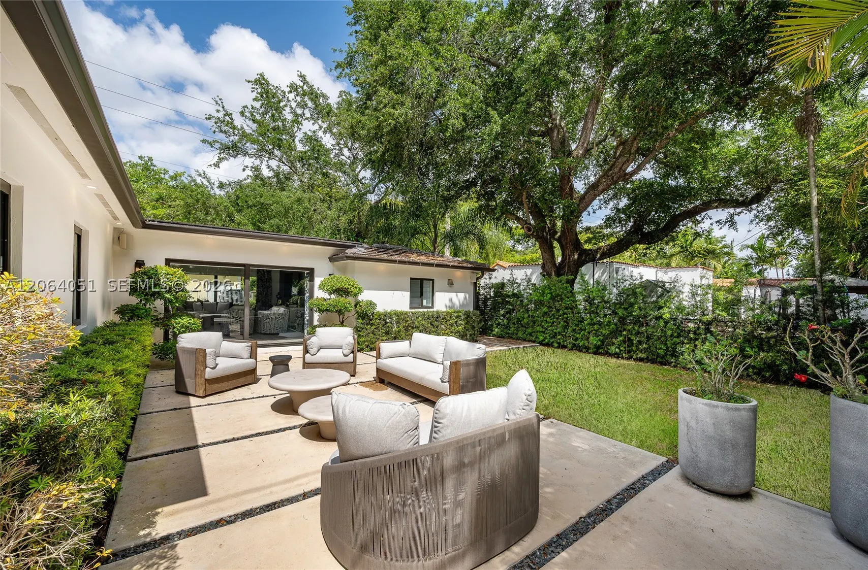831 Cortez St
