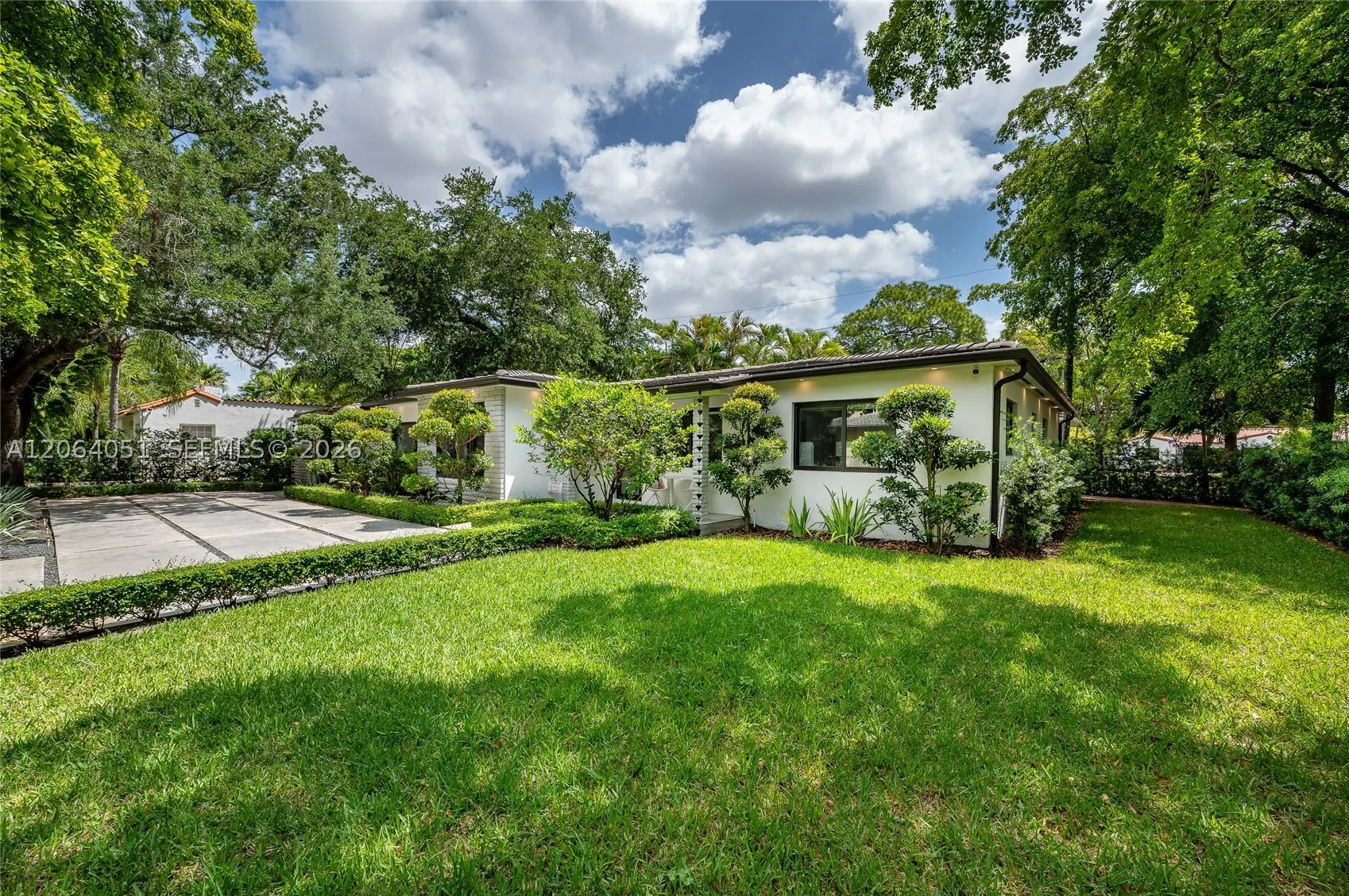 831 Cortez St