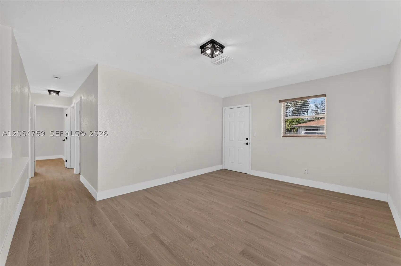 1583 NE 152nd St