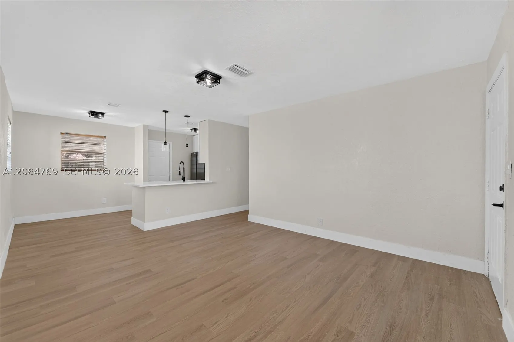 1583 NE 152nd St