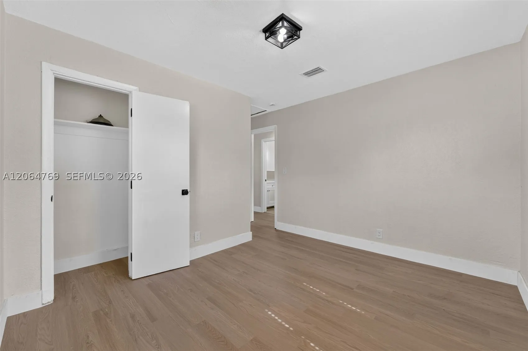 1583 NE 152nd St