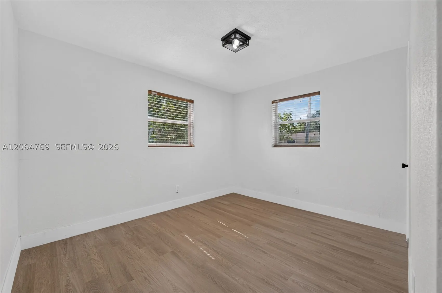 1583 NE 152nd St
