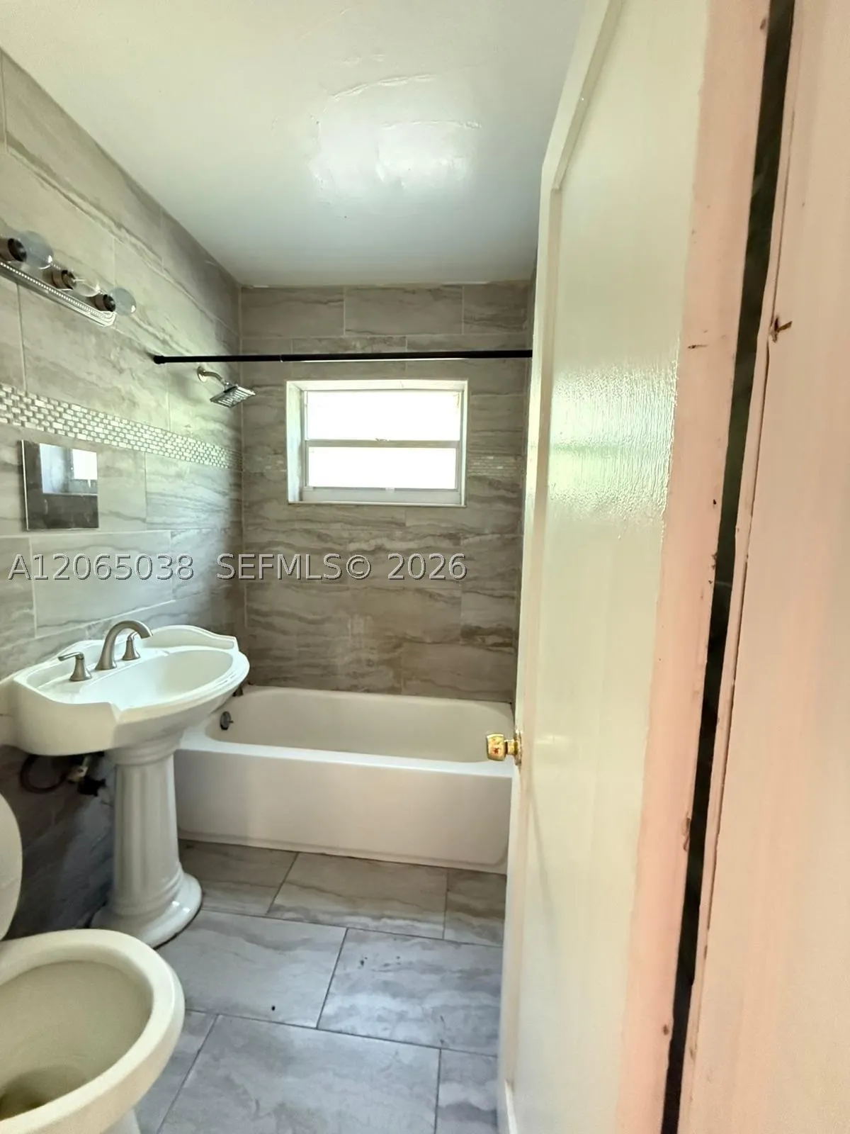 951 NE 157th Ter