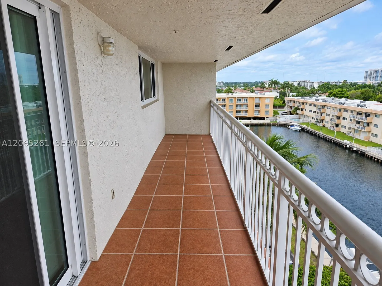 3601 NE 170th St #605
