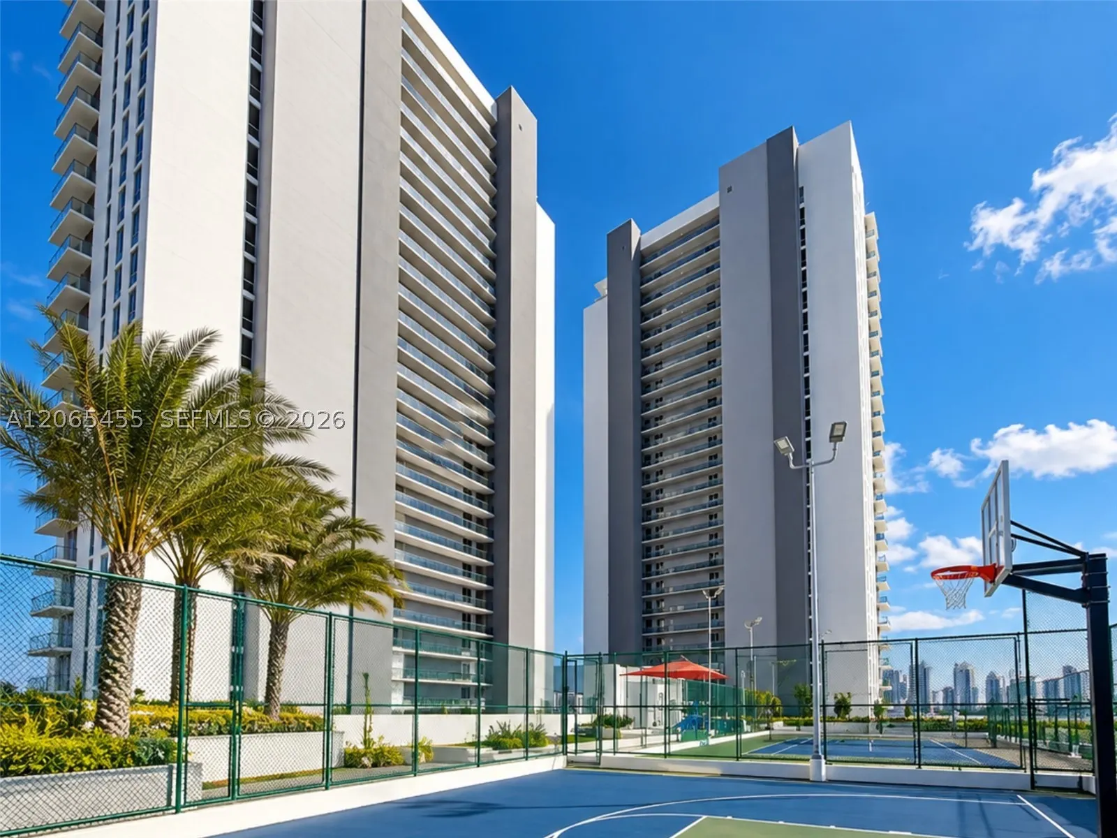 16385 Biscayne Blvd # #419
