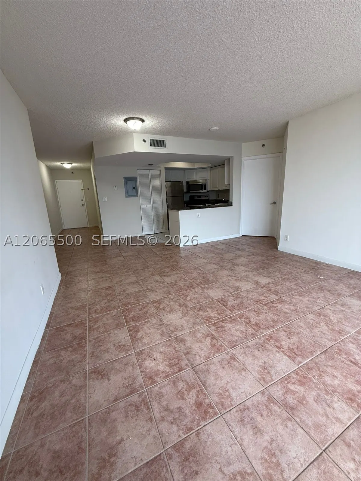 8911 Collins Ave #1103
