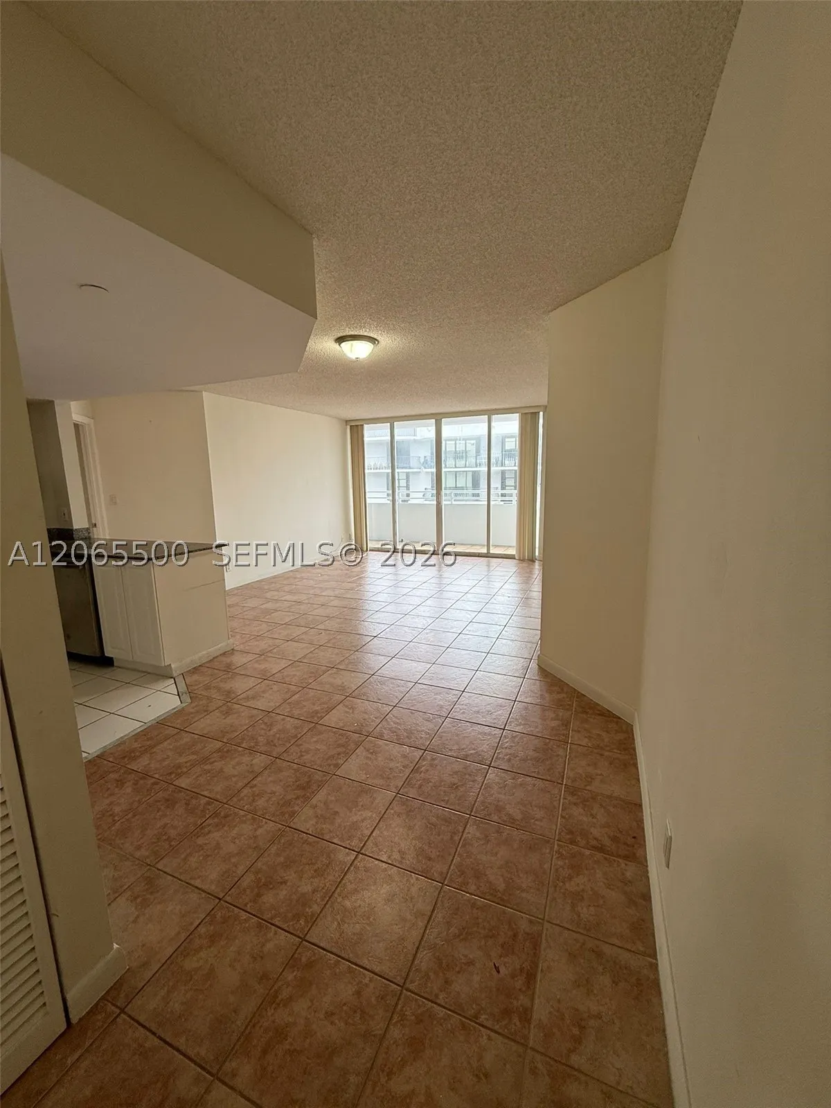 8911 Collins Ave #1103