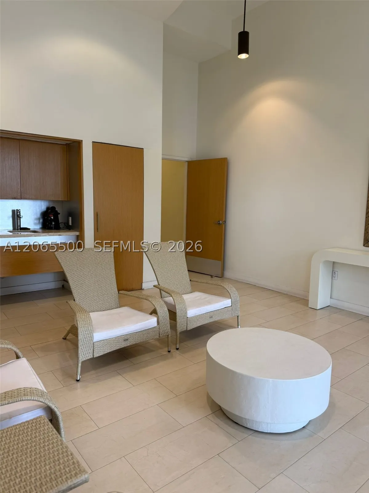 8911 Collins Ave #1103