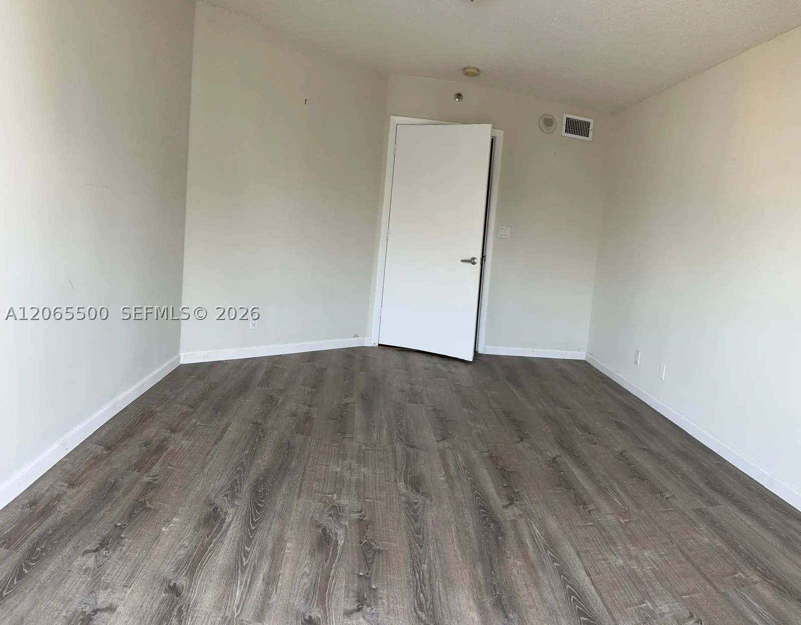 8911 Collins Ave #1103