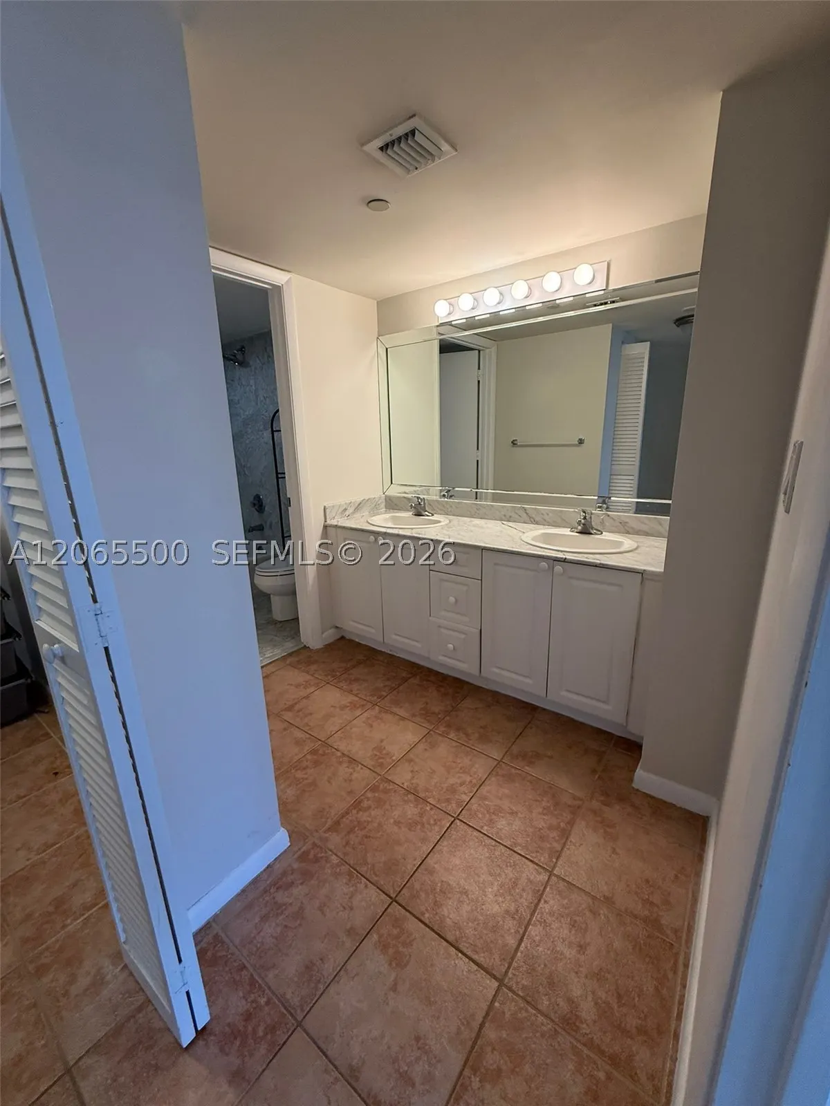 8911 Collins Ave #1103