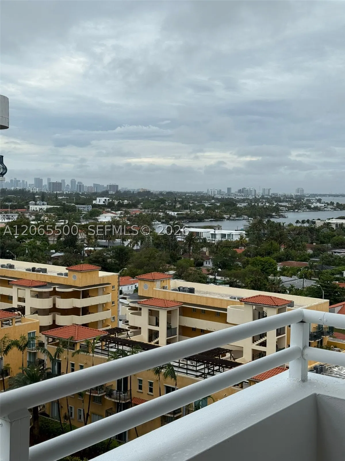 8911 Collins Ave #1103