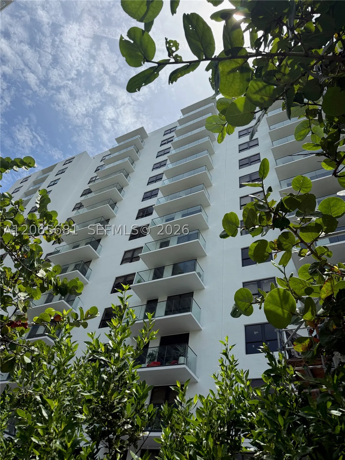 10185 Collins Ave #1223