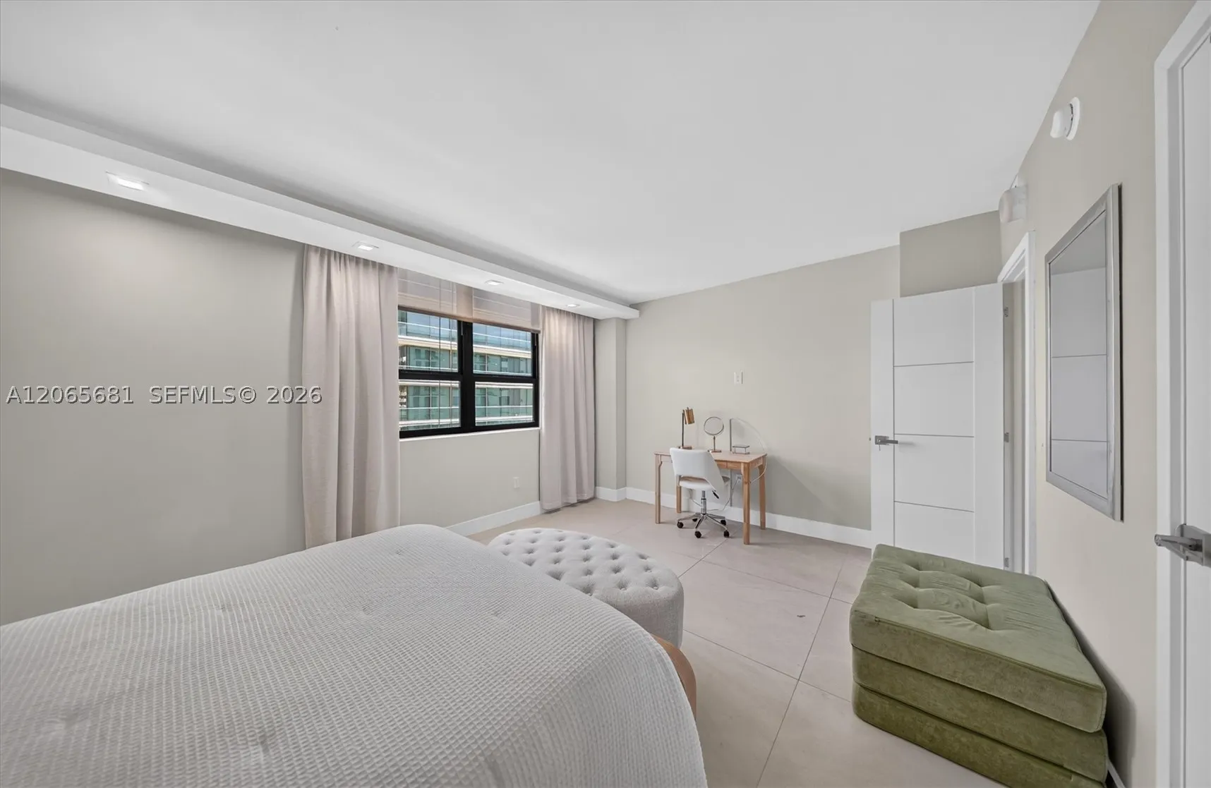 10185 Collins Ave #1223