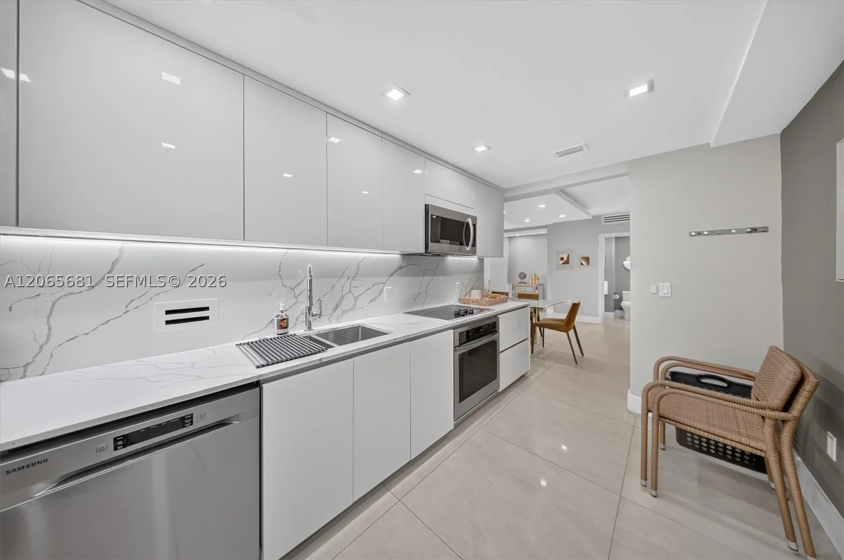 10185 Collins Ave #1223