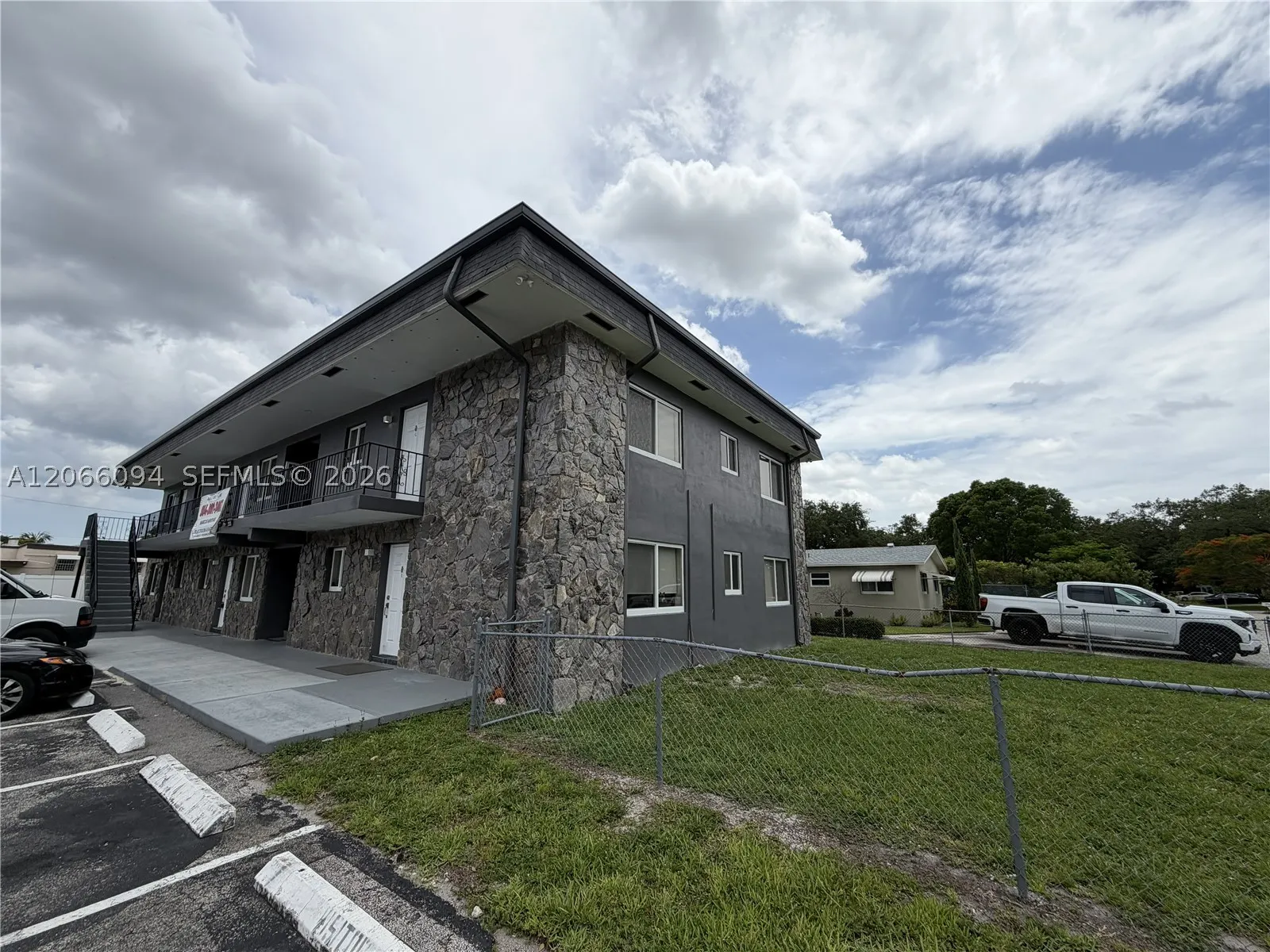 4850 SW 26th Ave #1-6
