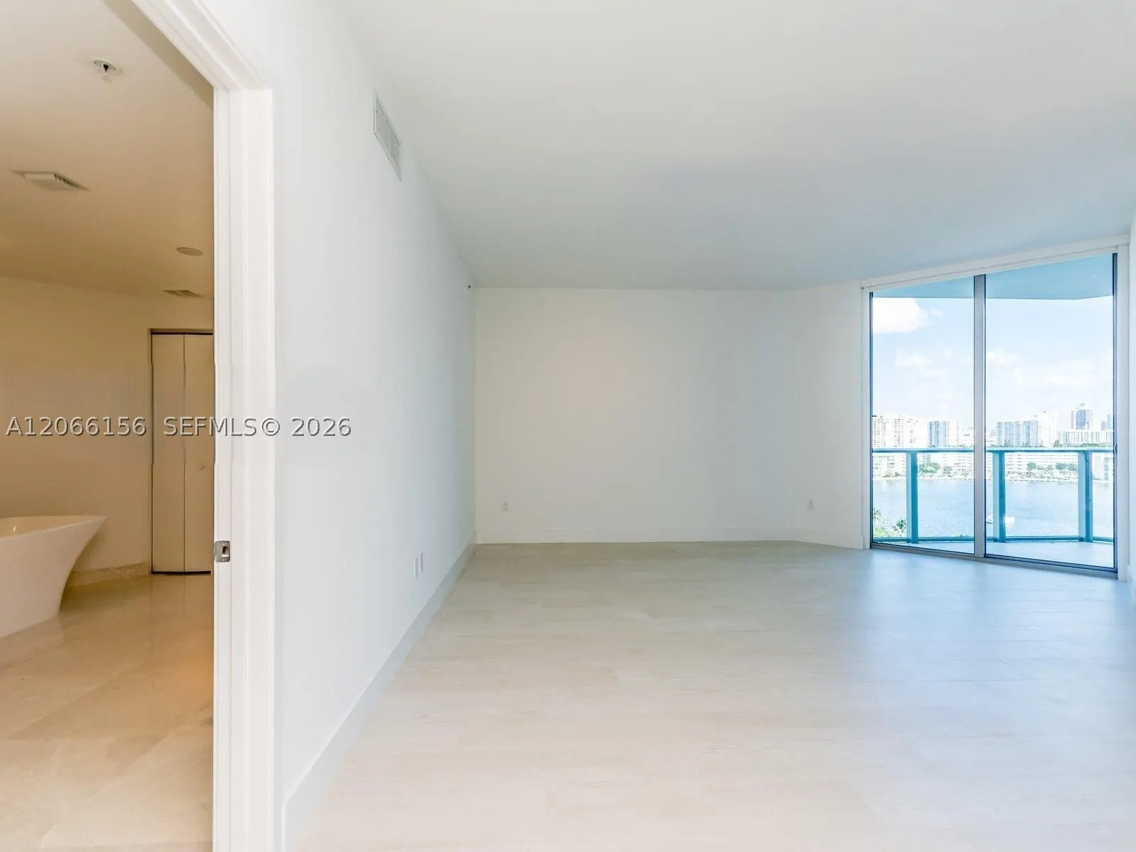 17301 Biscayne Blvd #1004