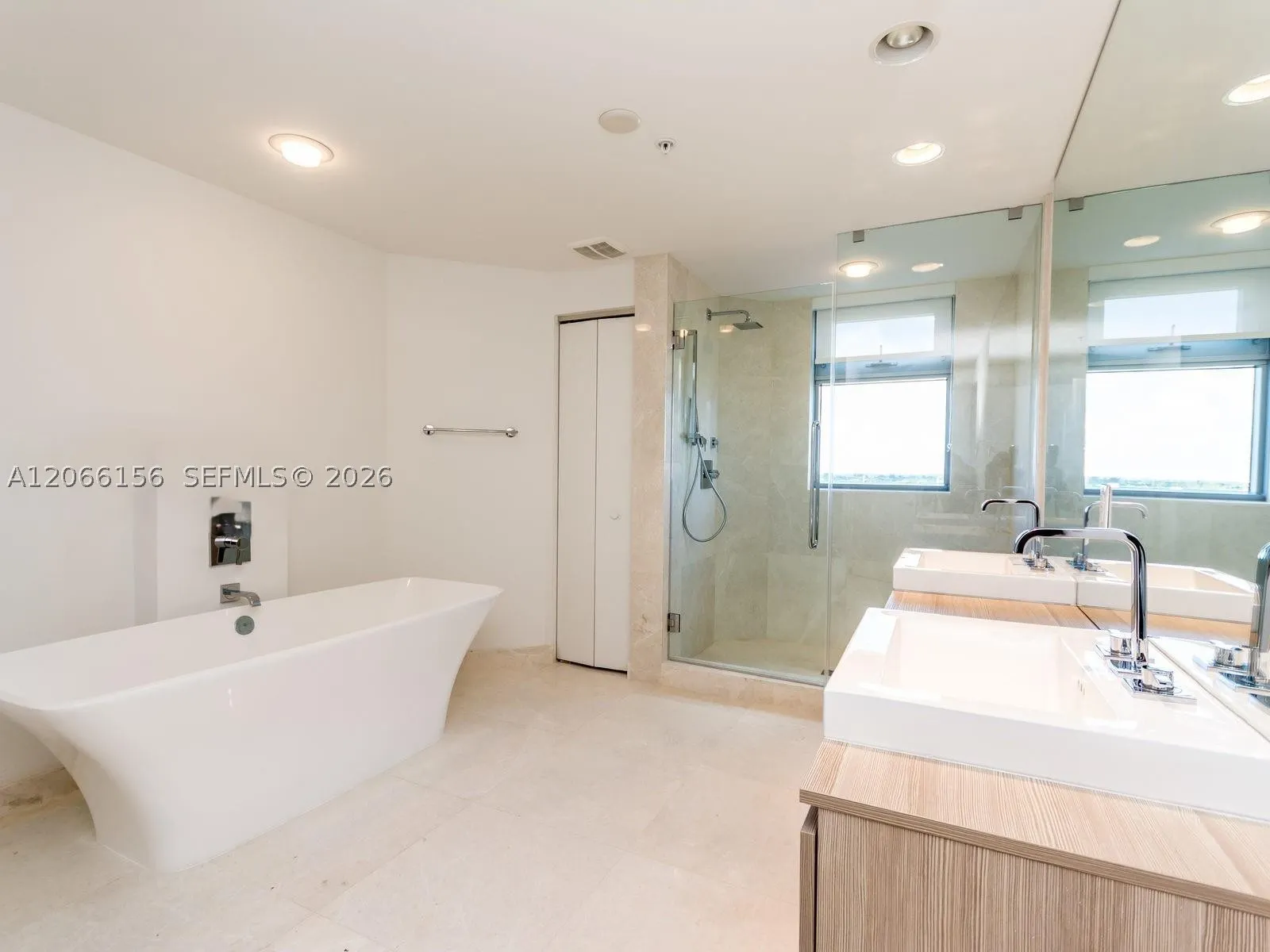 17301 Biscayne Blvd #1004