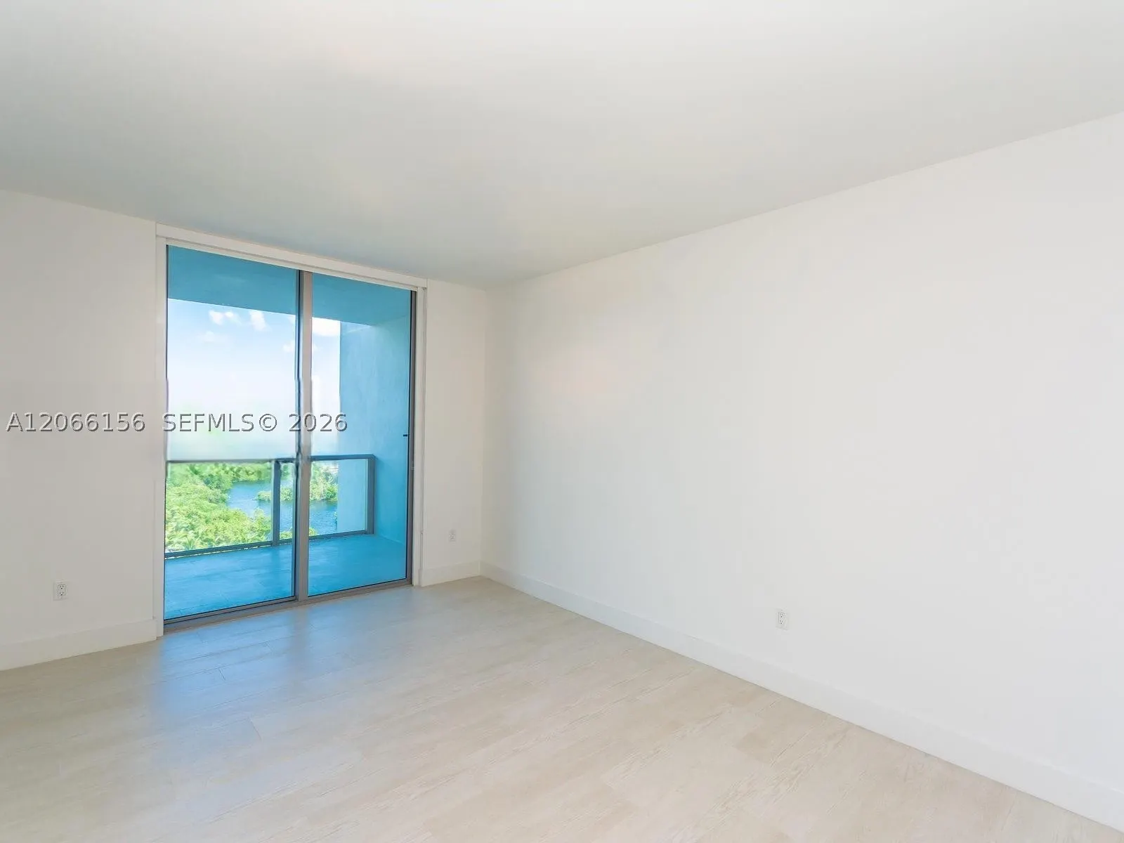 17301 Biscayne Blvd #1004