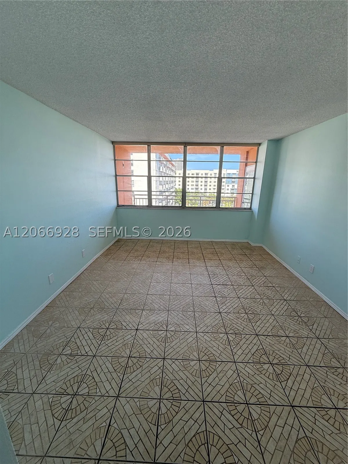 2025 NE 164th St #707