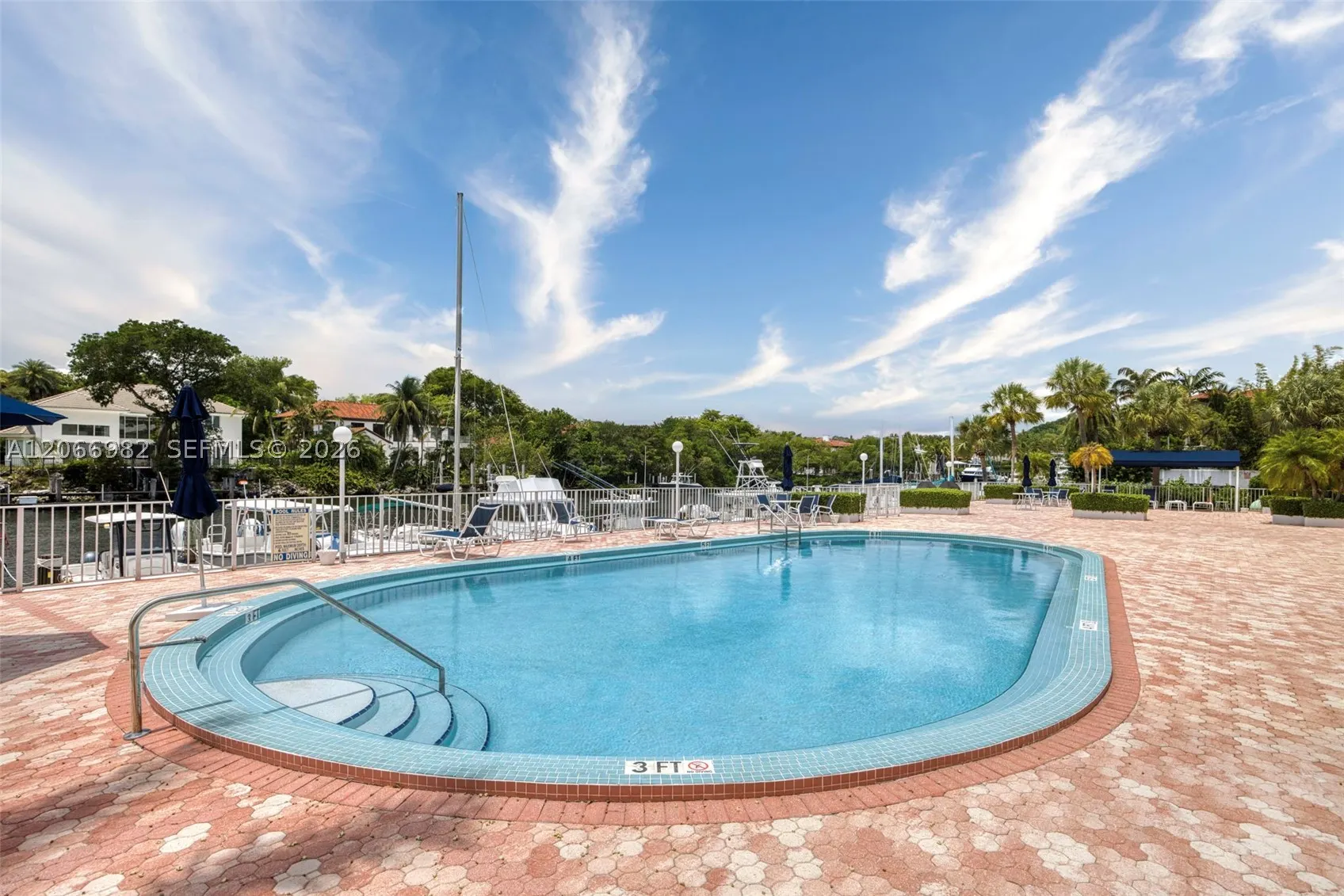100 Edgewater Dr #309