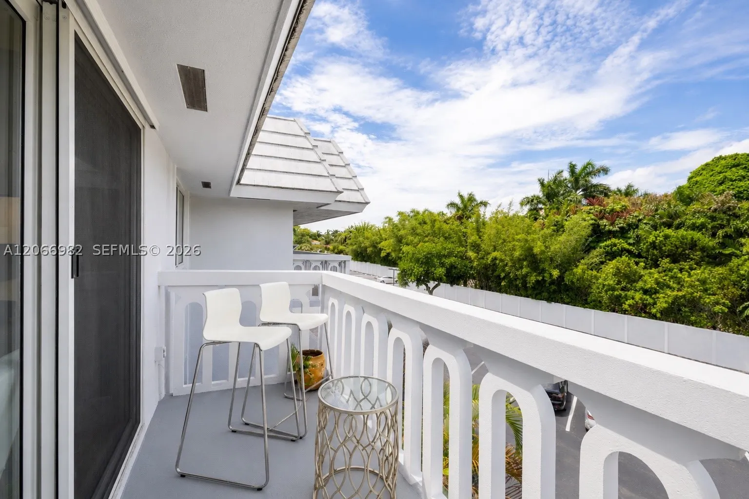 100 Edgewater Dr #309