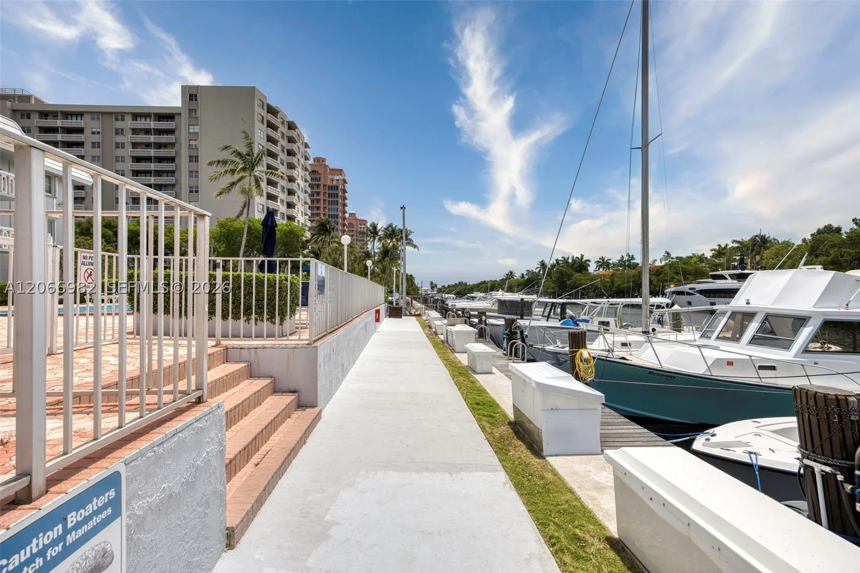 100 Edgewater Dr #309