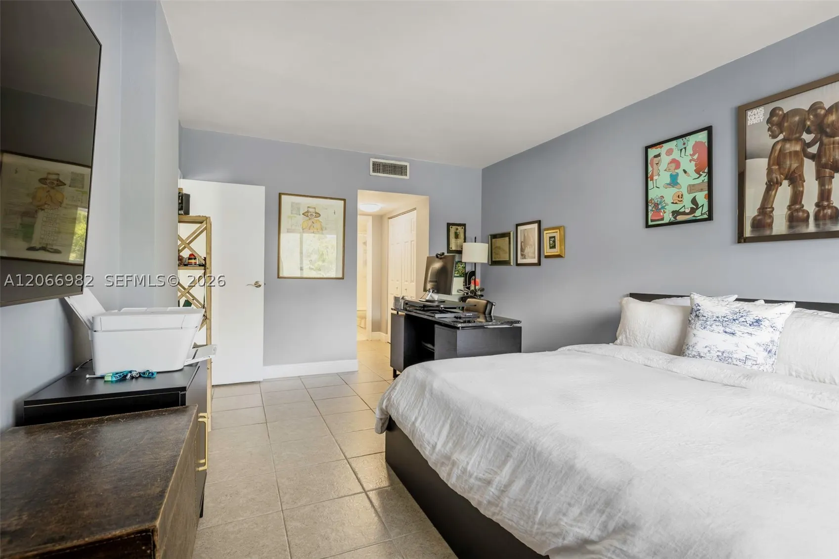100 Edgewater Dr #309