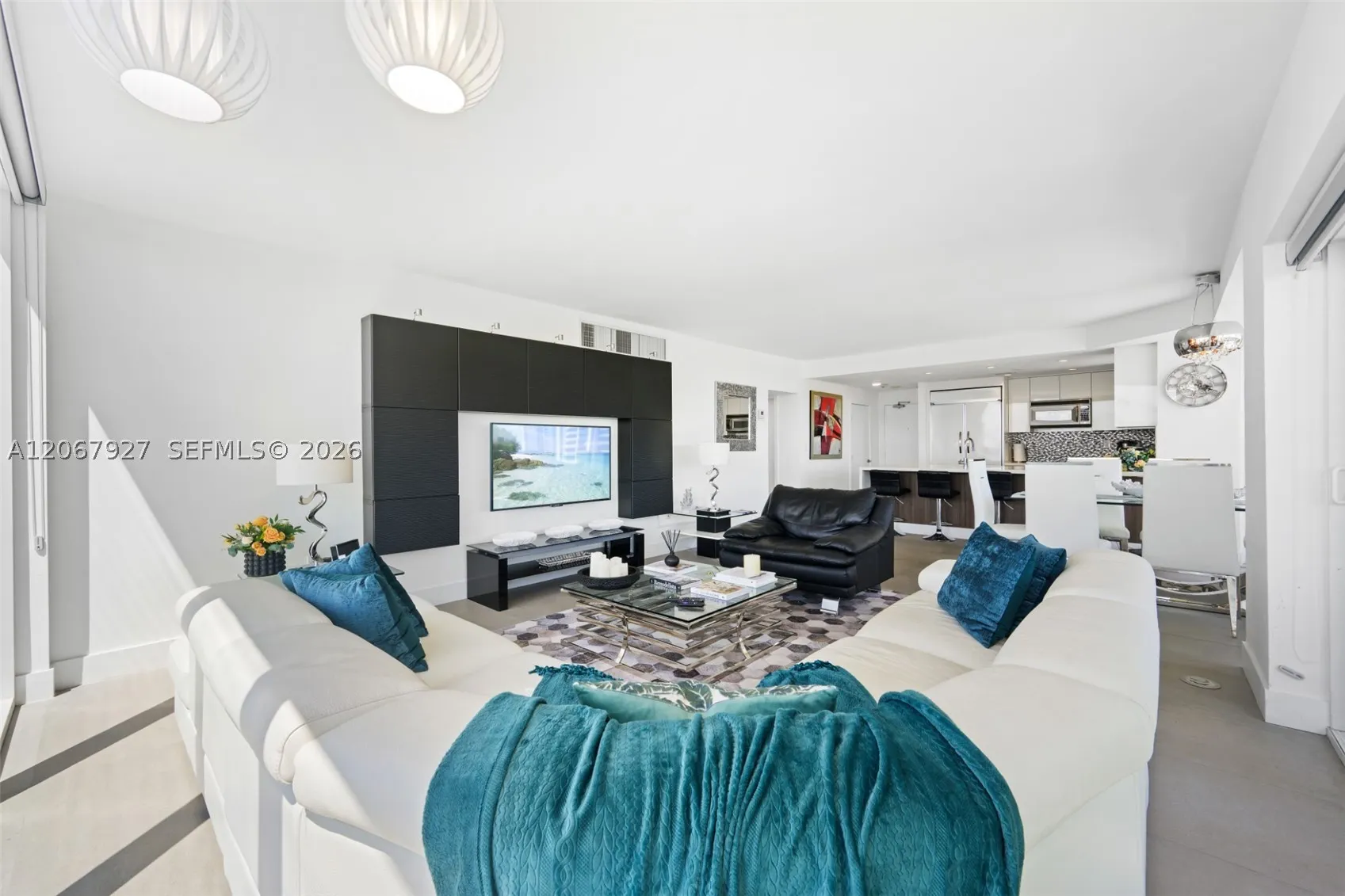 10275 Collins Ave #722