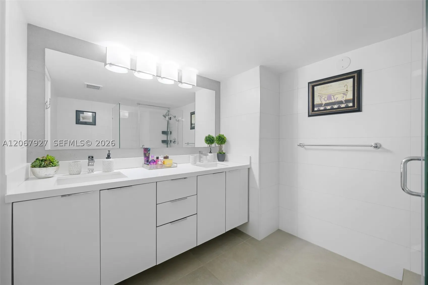 10275 Collins Ave #722